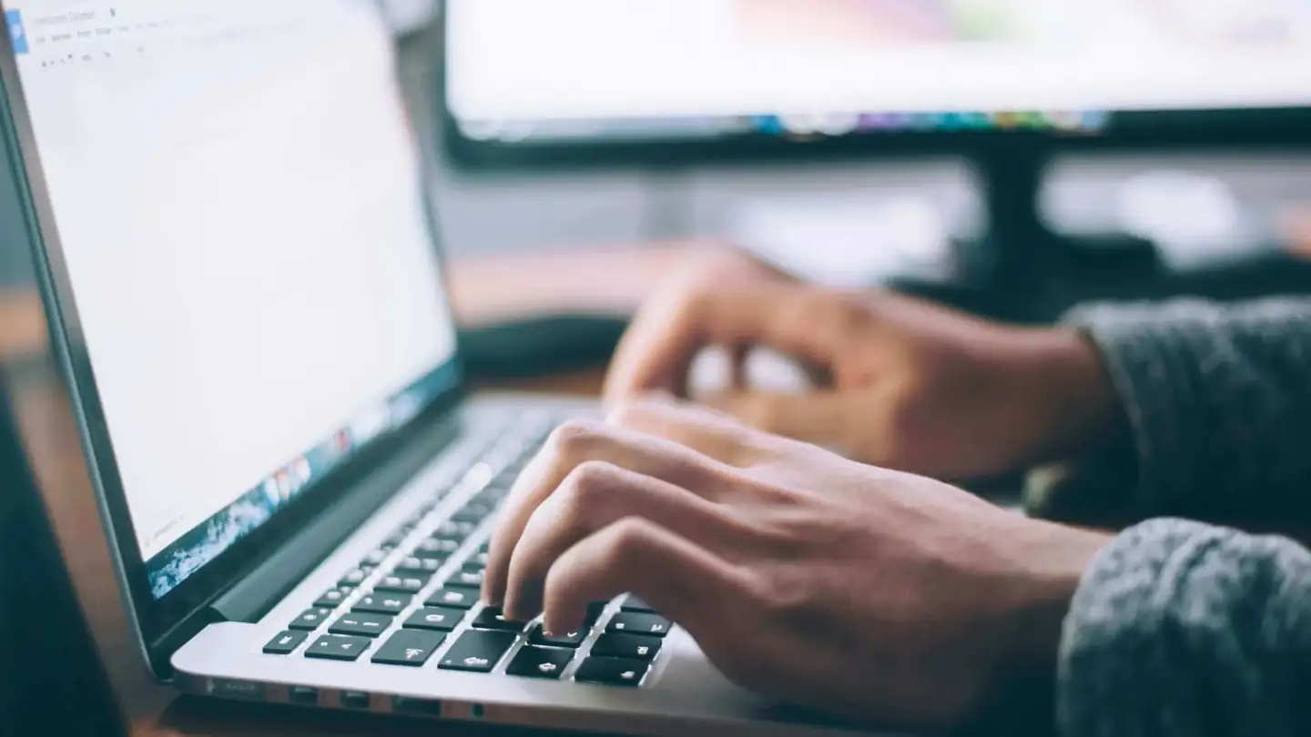نتابع معاملتك خطوة بخطوة